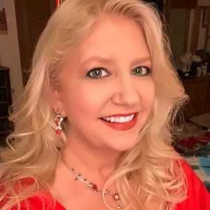 Meet your Posher, Carol